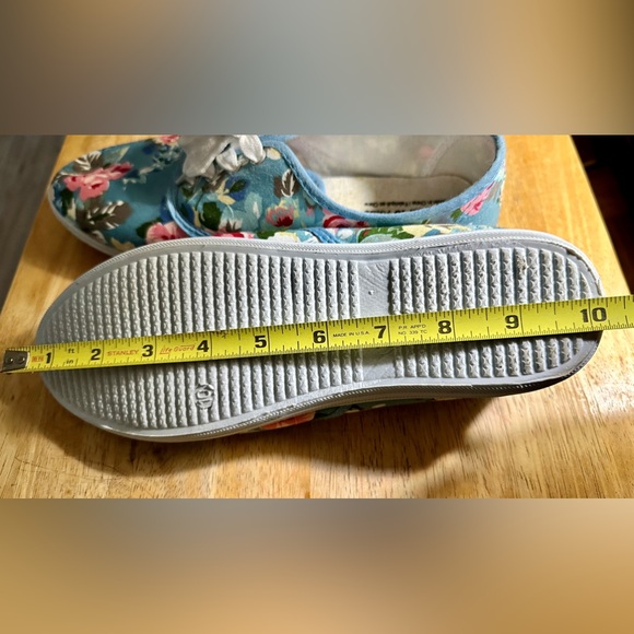 Ladies Floral Print Sneakers Size 10 Blue background with colorful flowers - Picture 11 of 13